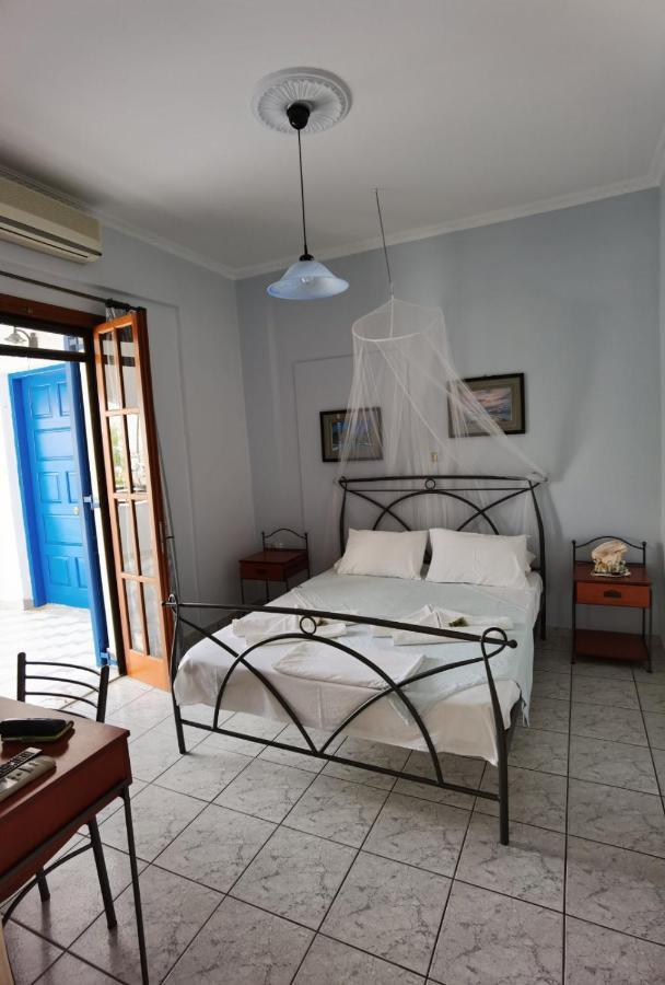 Gialos Rooms 엘라포니소스 외부 사진