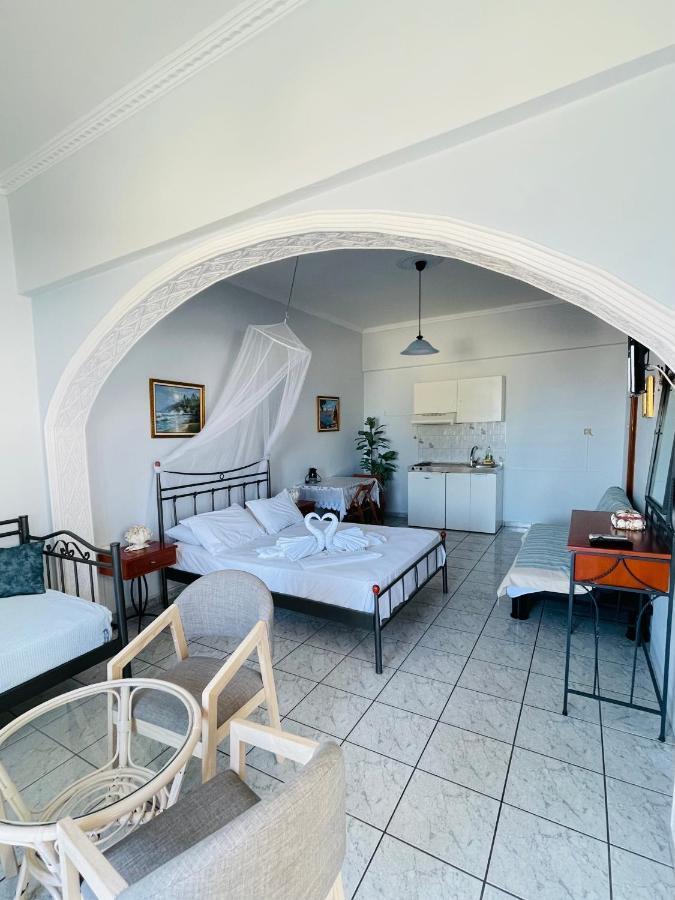 Gialos Rooms 엘라포니소스 외부 사진